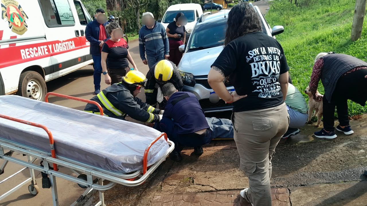 Un hombre fue arrollado por su propio vehículo tras olvidar colocar el freno de mano en Oberá 2